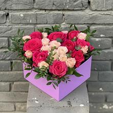 Цветочная композиция из Розы в коробке #REPLACE_PRED# Сунже Республики Северная Осетия-Алания