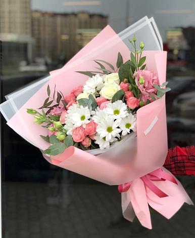 Букет цветов из: Розы, Лизиантусы и Хризантемы в Сунже Республики Северная Осетия-Алания